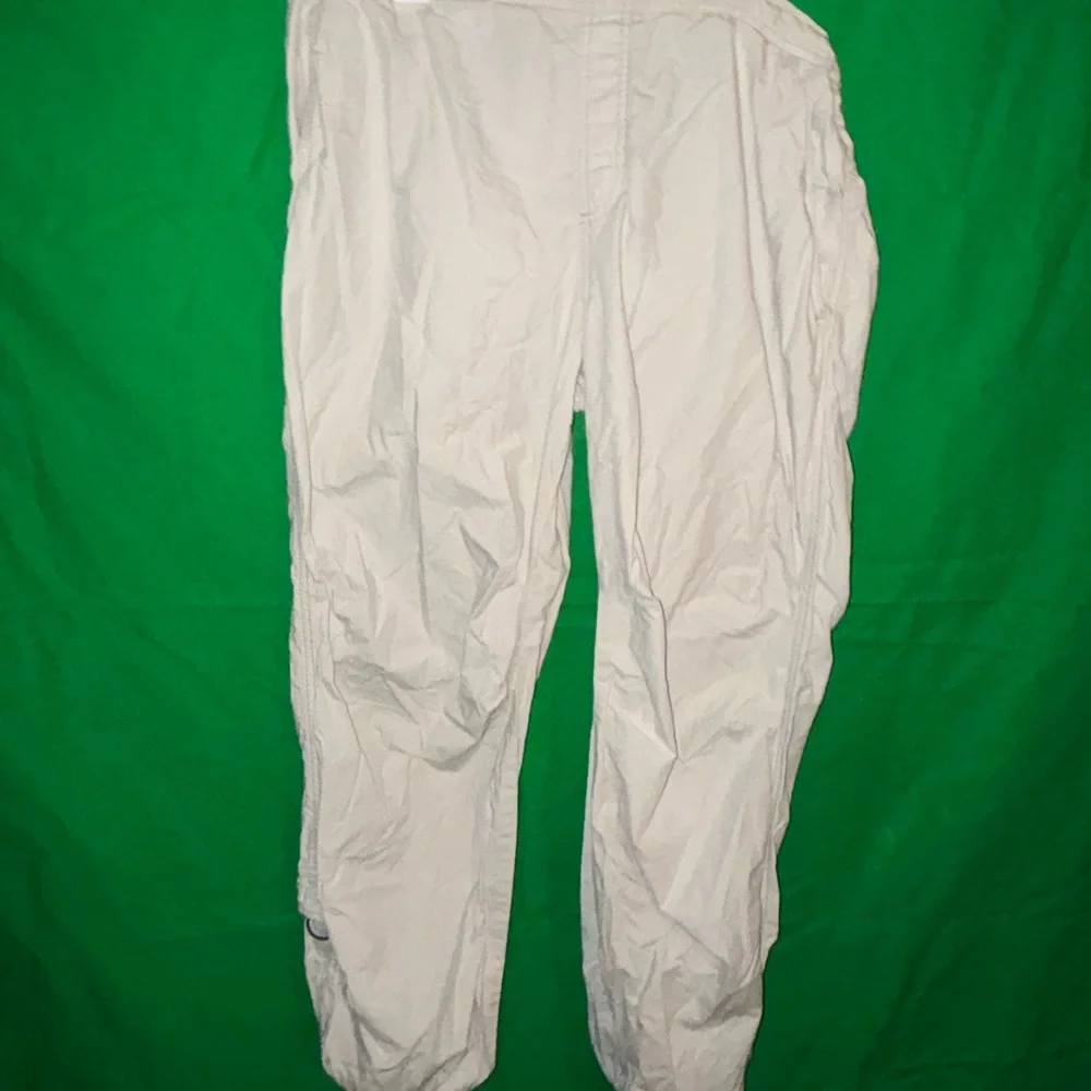 Women’s cargo White Pants - Picture 1 of 2